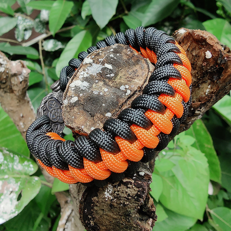 Bear Paw Paracord Bracelet
